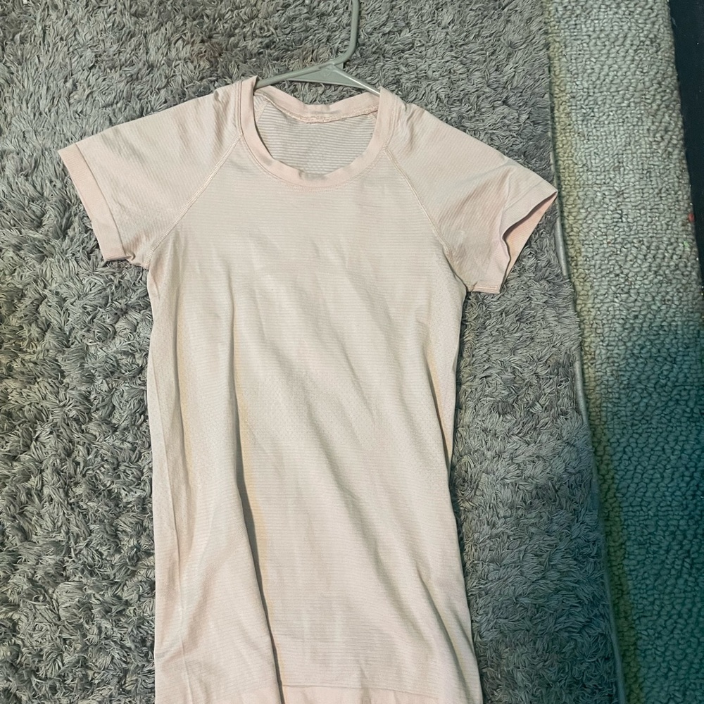 lululemon t shirt